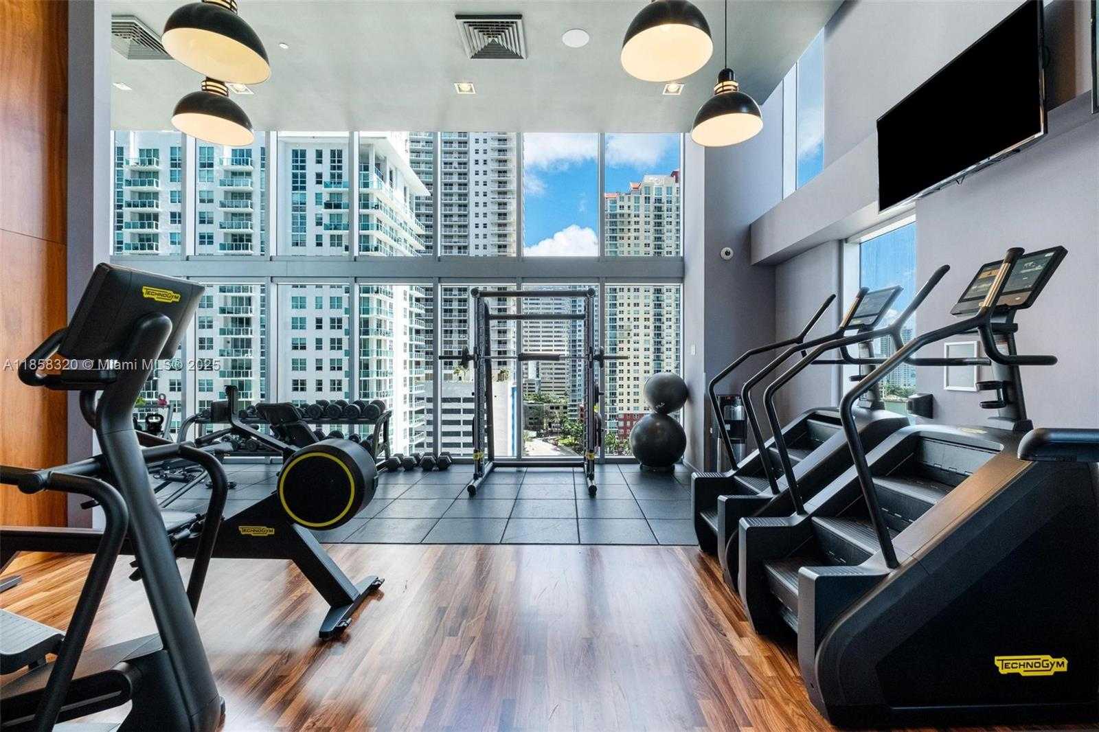 Small Image of 1300 BRICKELL BAY DR #704, Miami Number 33