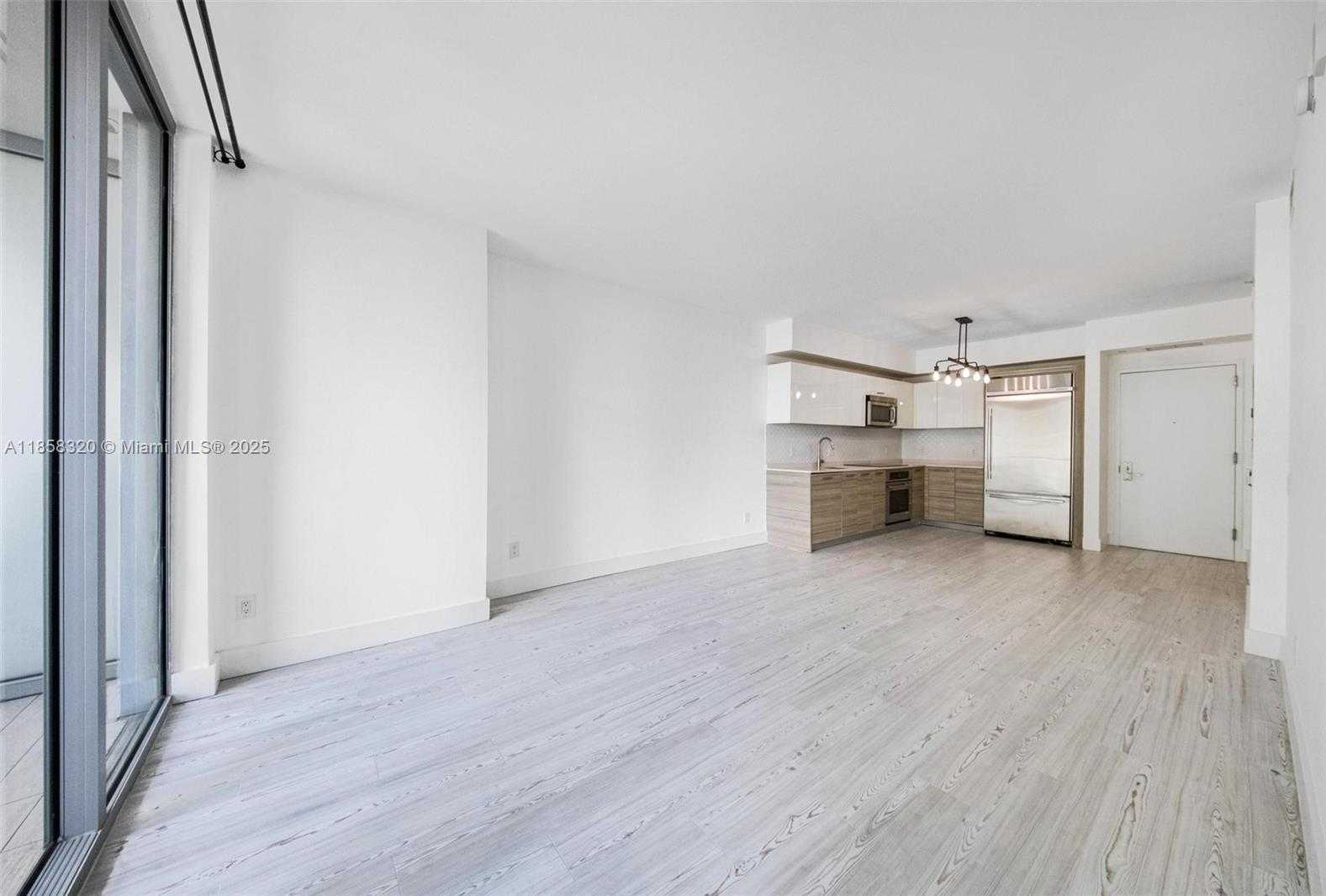 Small Image of 1300 BRICKELL BAY DR #704, Miami Number 7