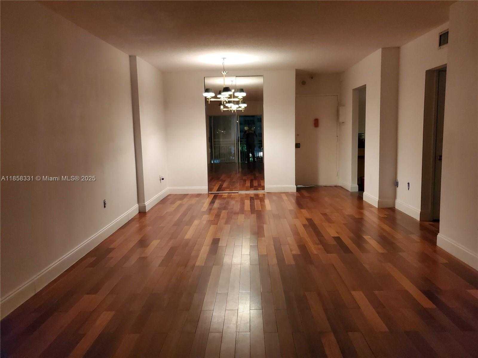 Small Image of 400 KINGS POINT DR #421, Sunny Isles Beach Number 17