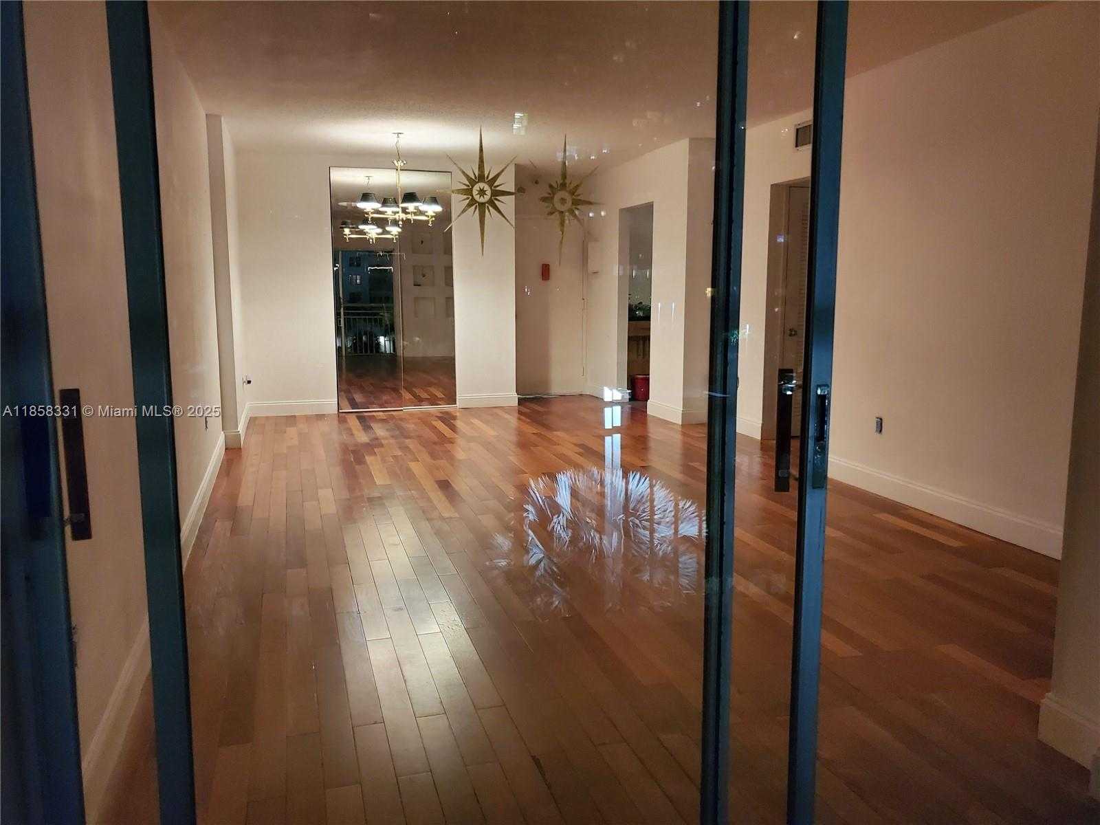 Small Image of 400 KINGS POINT DR #421, Sunny Isles Beach Number 18