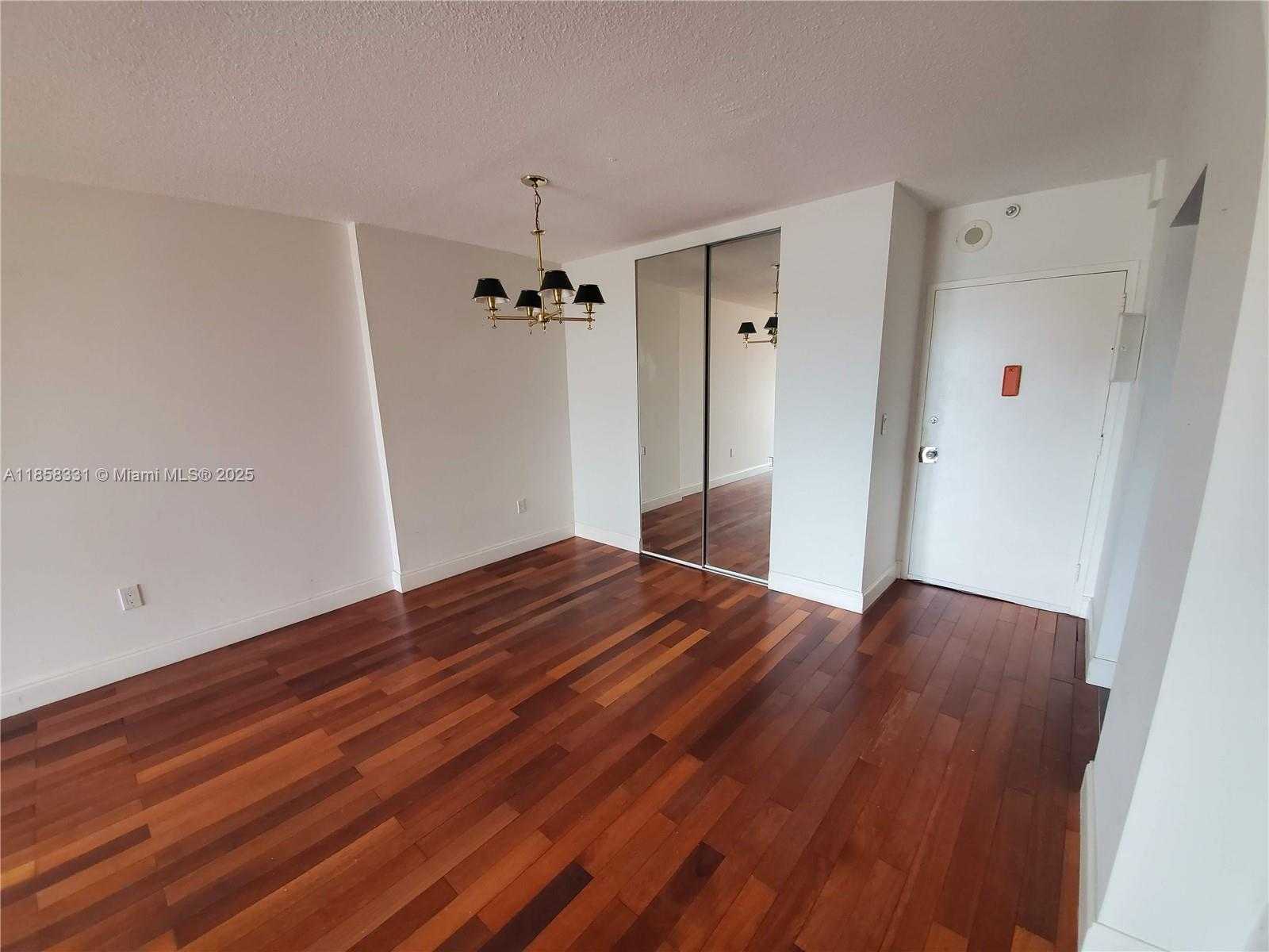 Small Image of 400 KINGS POINT DR #421, Sunny Isles Beach Number 19