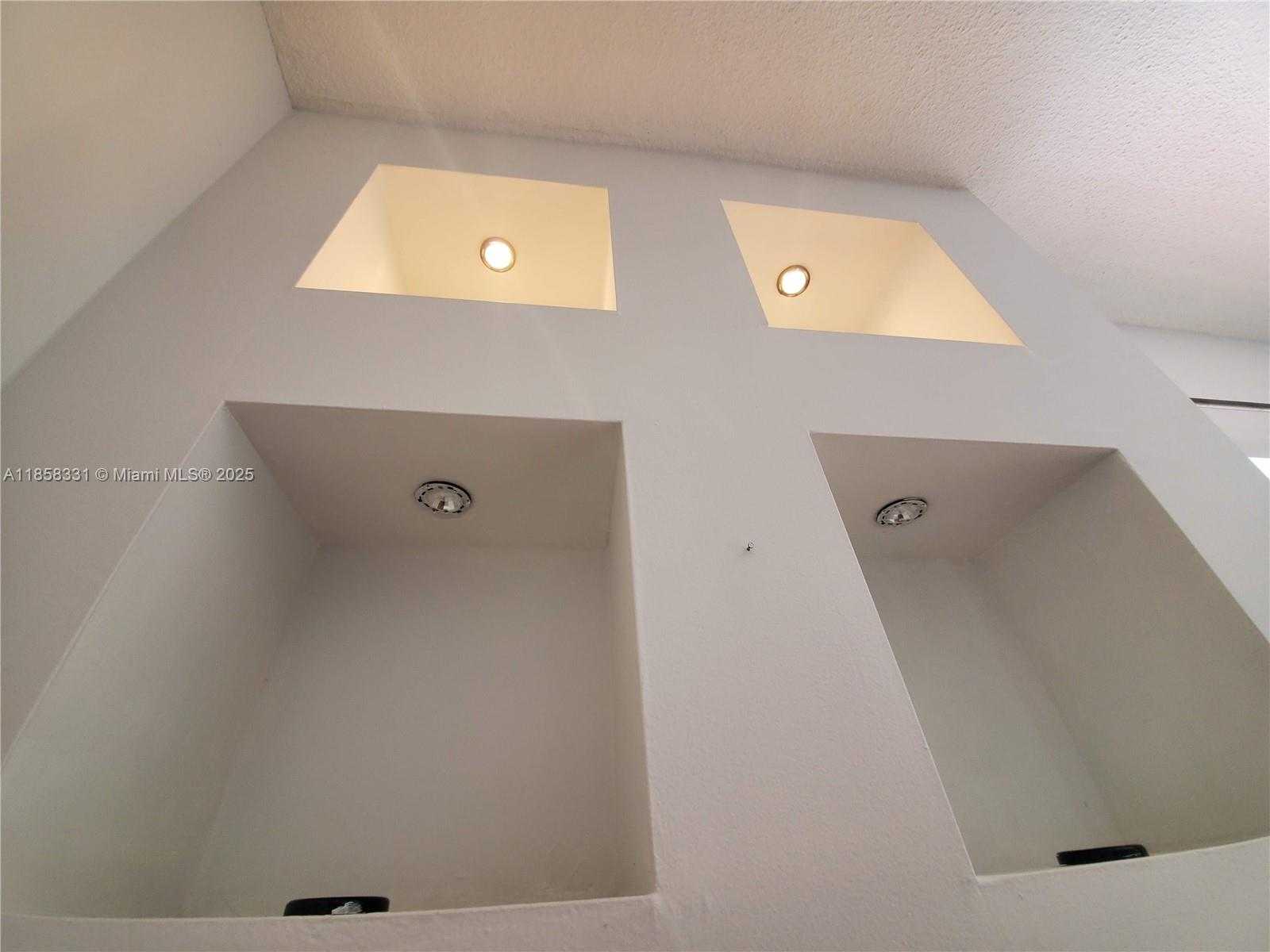 Small Image of 400 KINGS POINT DR #421, Sunny Isles Beach Number 21