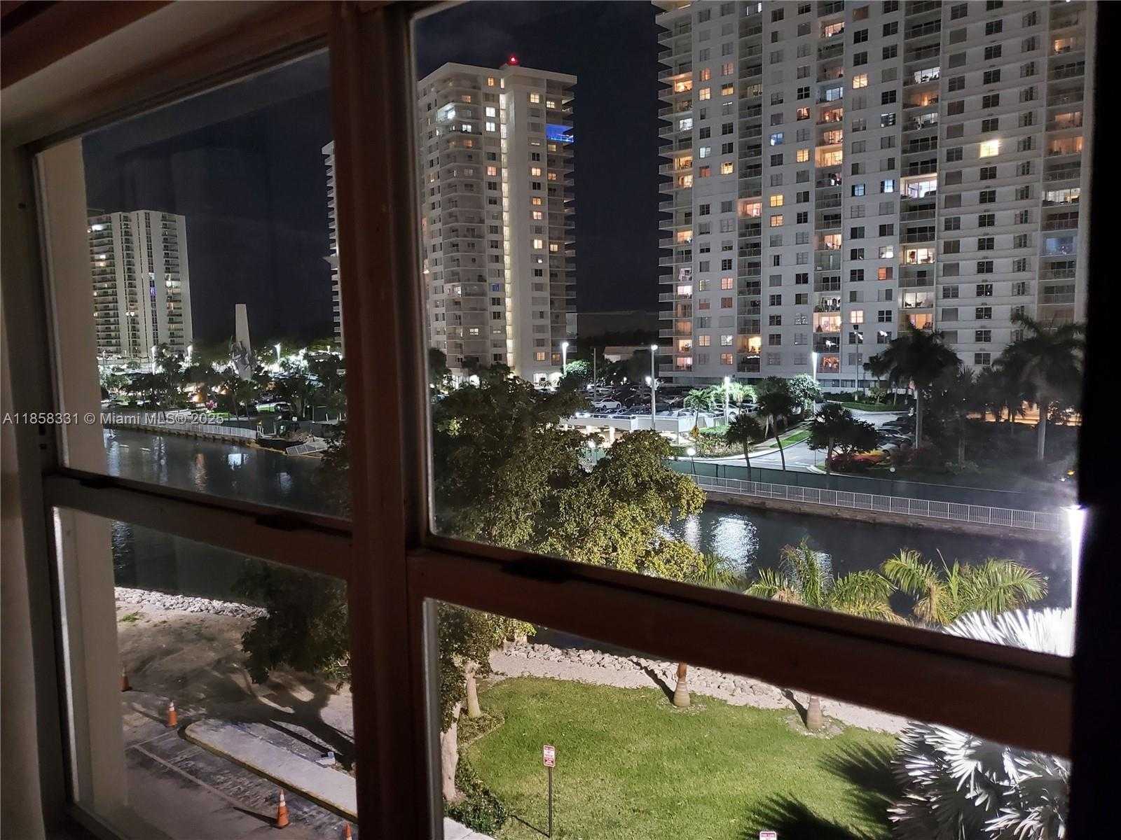 Small Image of 400 KINGS POINT DR #421, Sunny Isles Beach Number 24