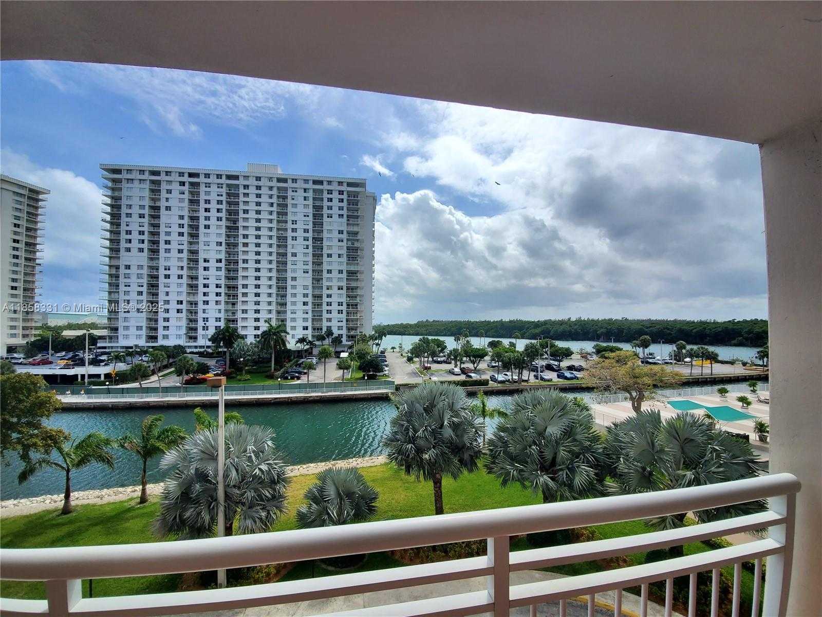 Small Image of 400 KINGS POINT DR #421, Sunny Isles Beach Number 26