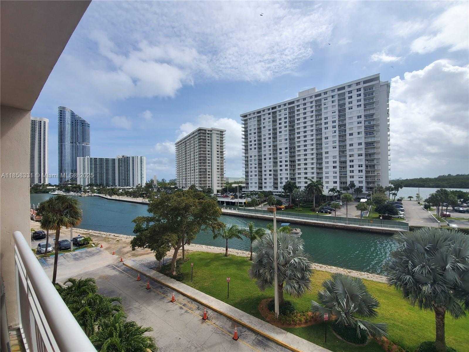 Small Image of 400 KINGS POINT DR #421, Sunny Isles Beach Number 27