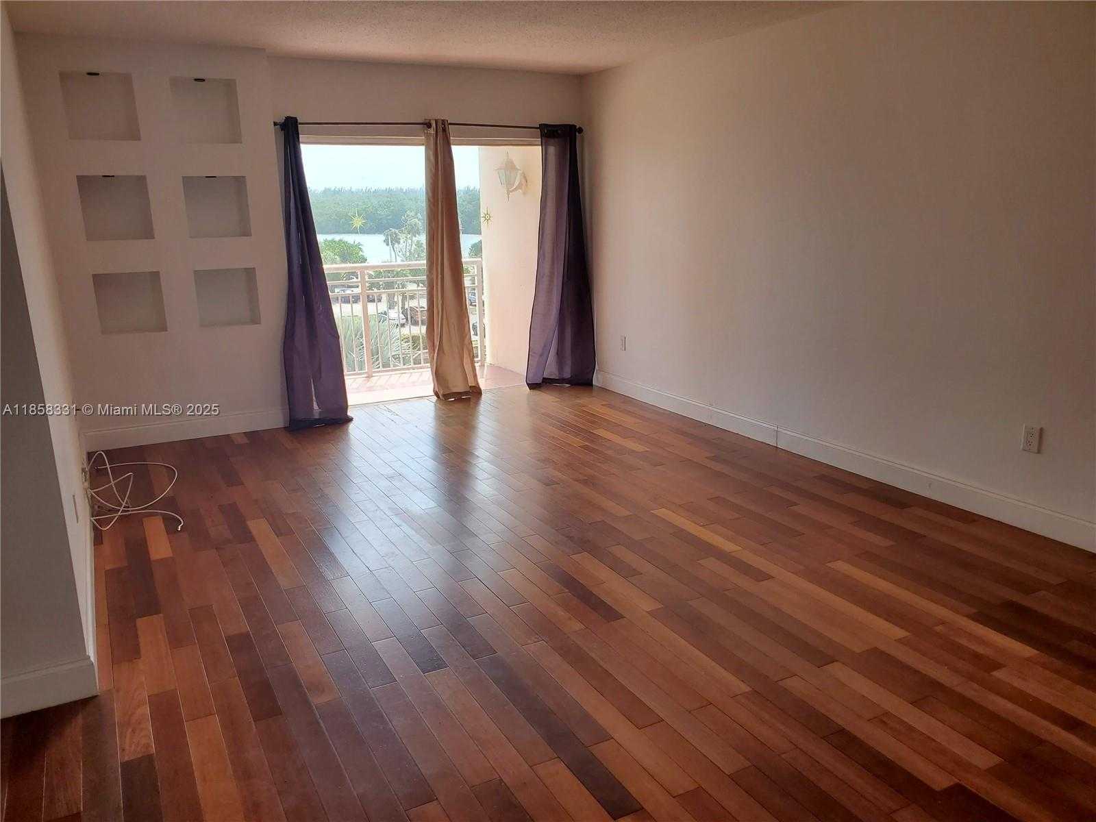 Small Image of 400 KINGS POINT DR #421, Sunny Isles Beach Number 3