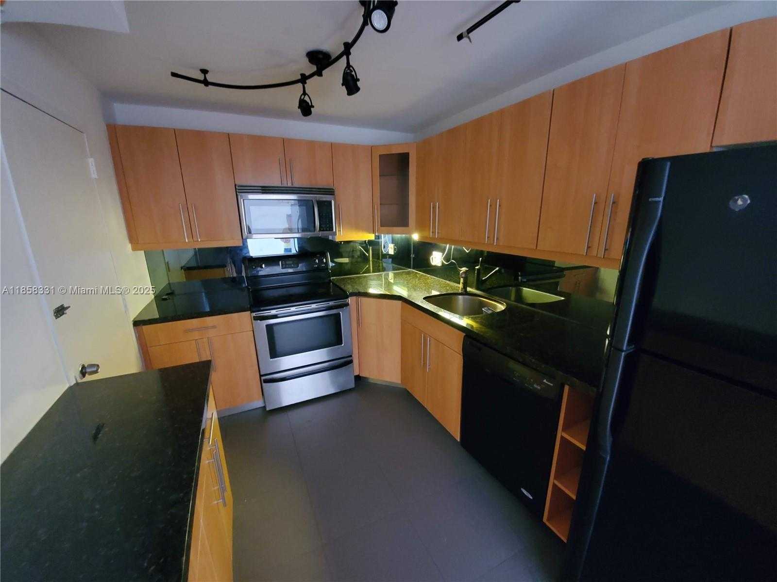 Small Image of 400 KINGS POINT DR #421, Sunny Isles Beach Number 9