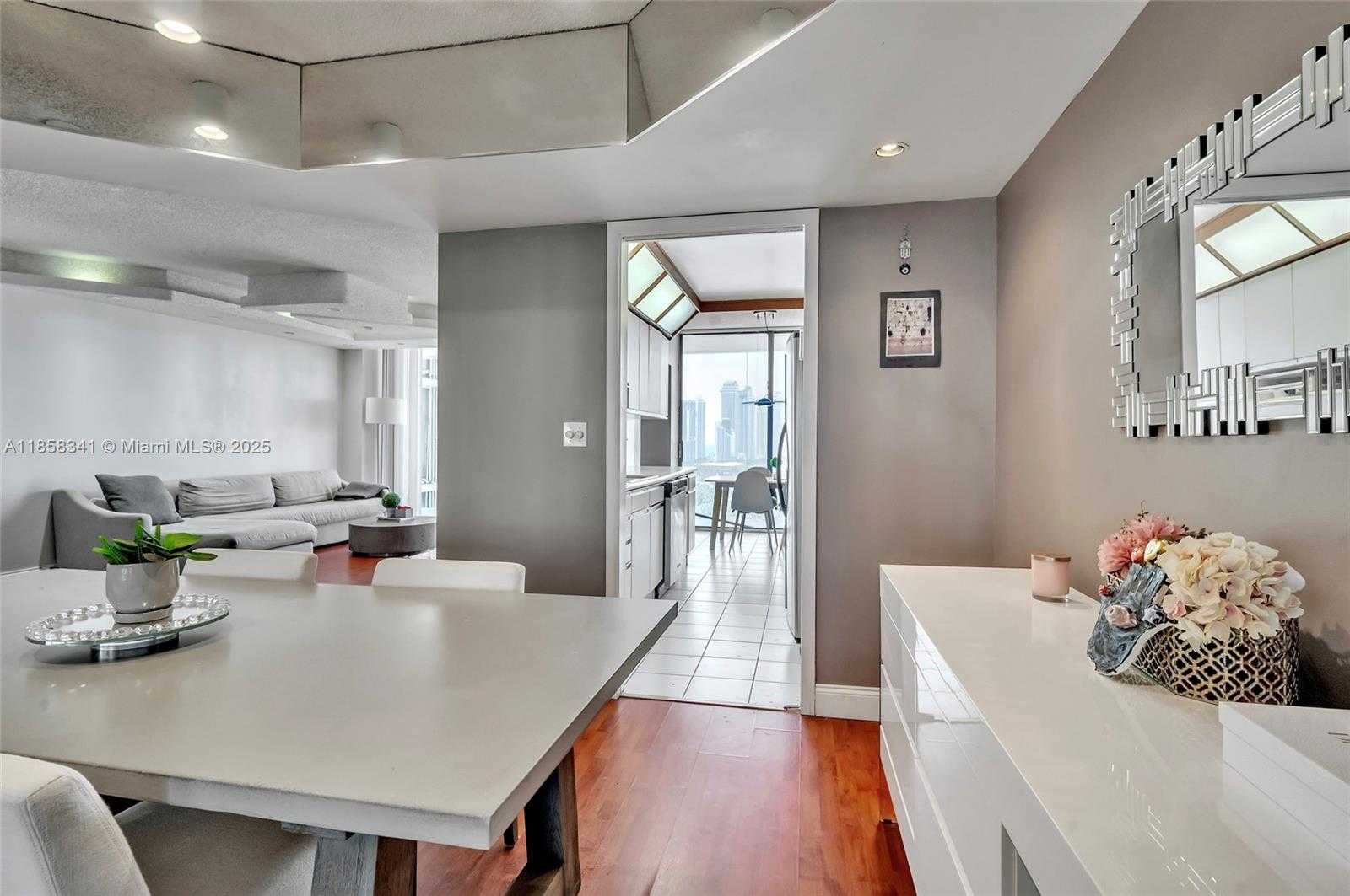 Small Image of 19355 TURNBERRY WAY #19F, Aventura Number 10