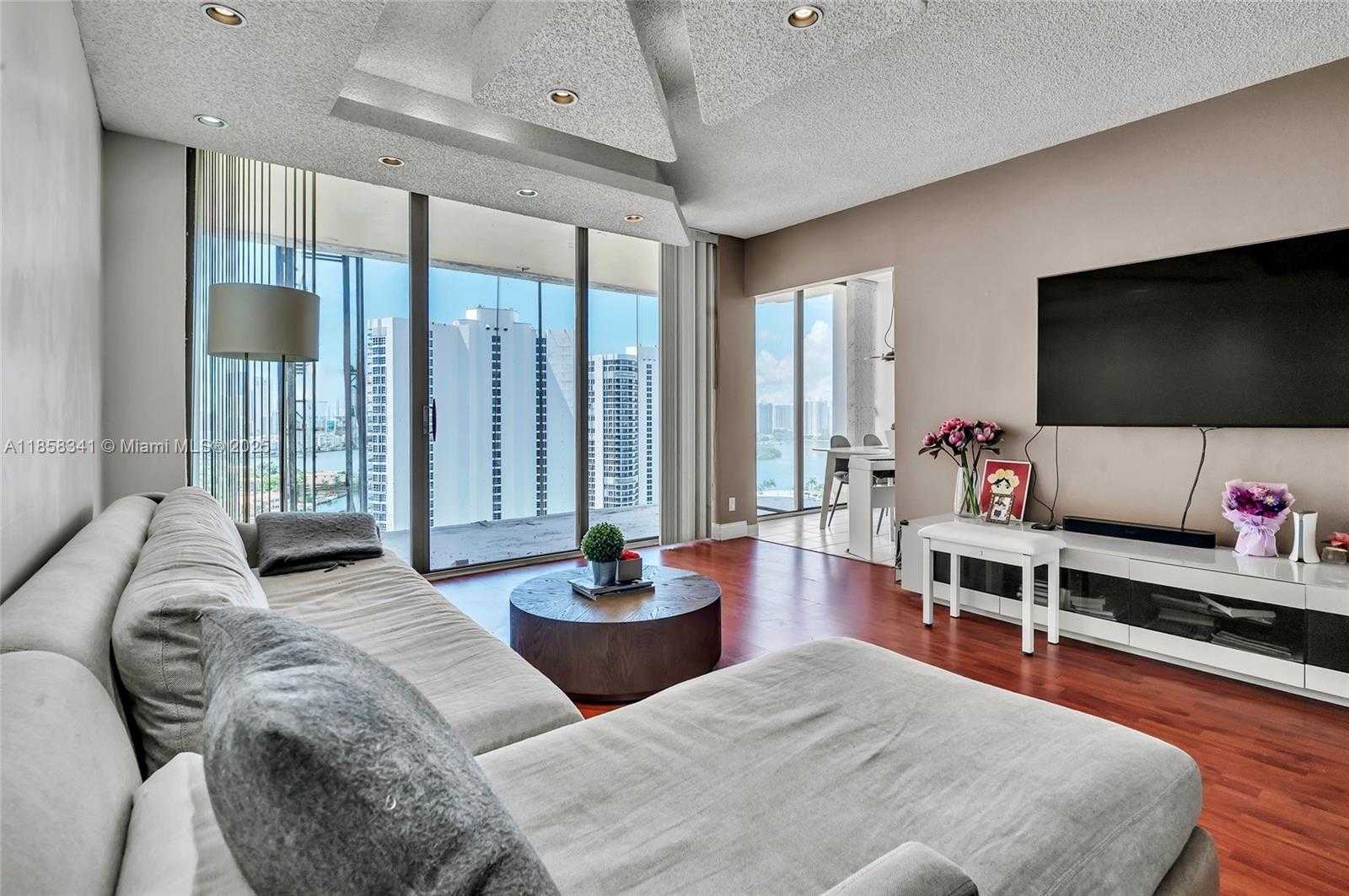 Small Image of 19355 TURNBERRY WAY #19F, Aventura Number 15