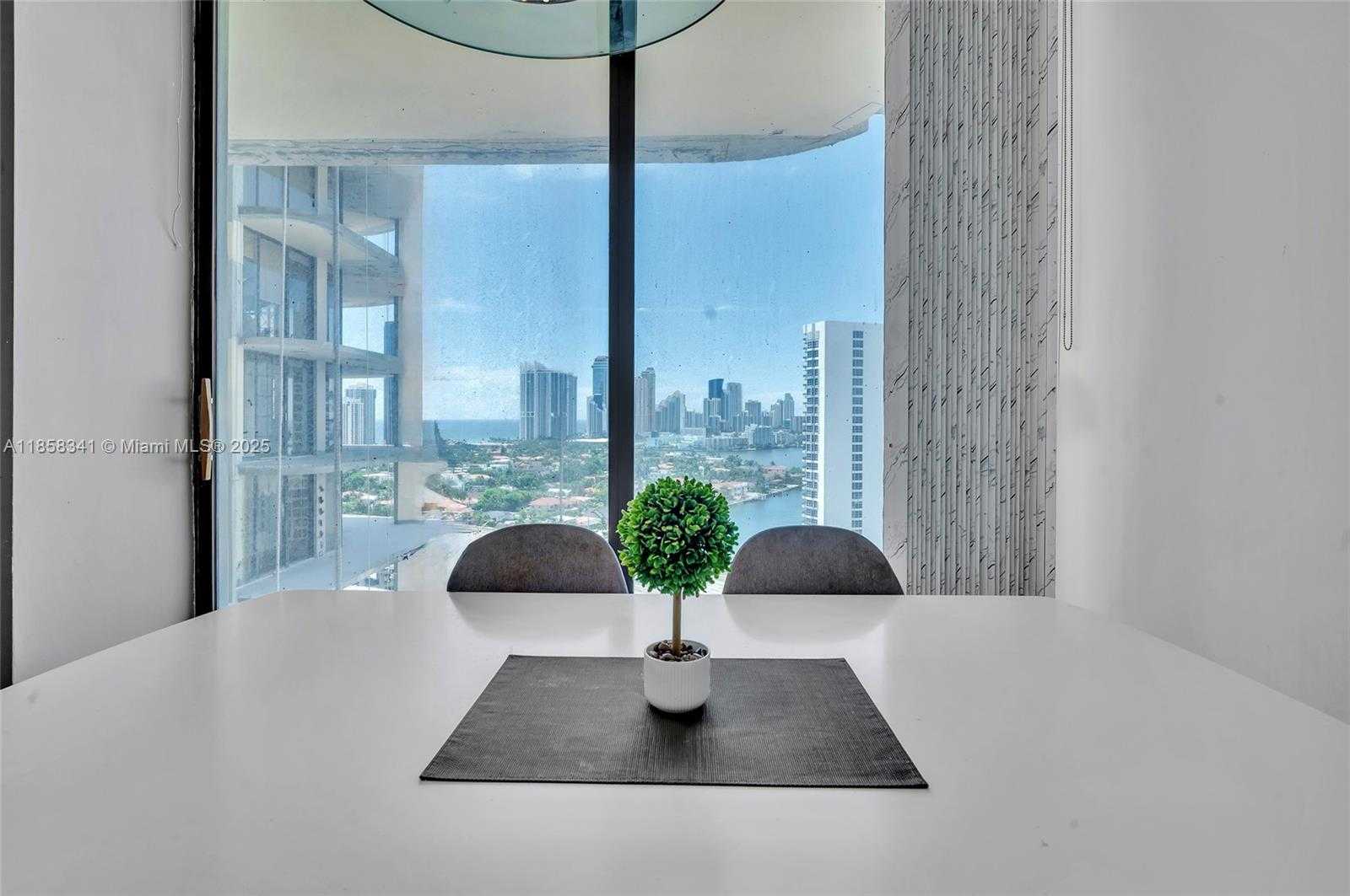 Small Image of 19355 TURNBERRY WAY #19F, Aventura Number 16