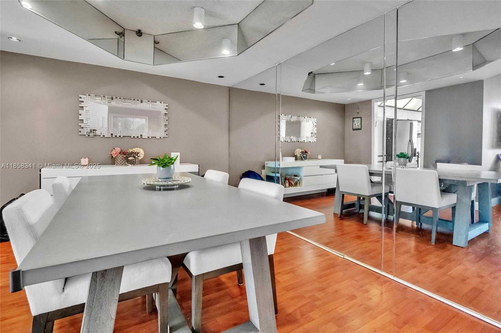 Small Image of 19355 TURNBERRY WAY #19F, Aventura Number 17