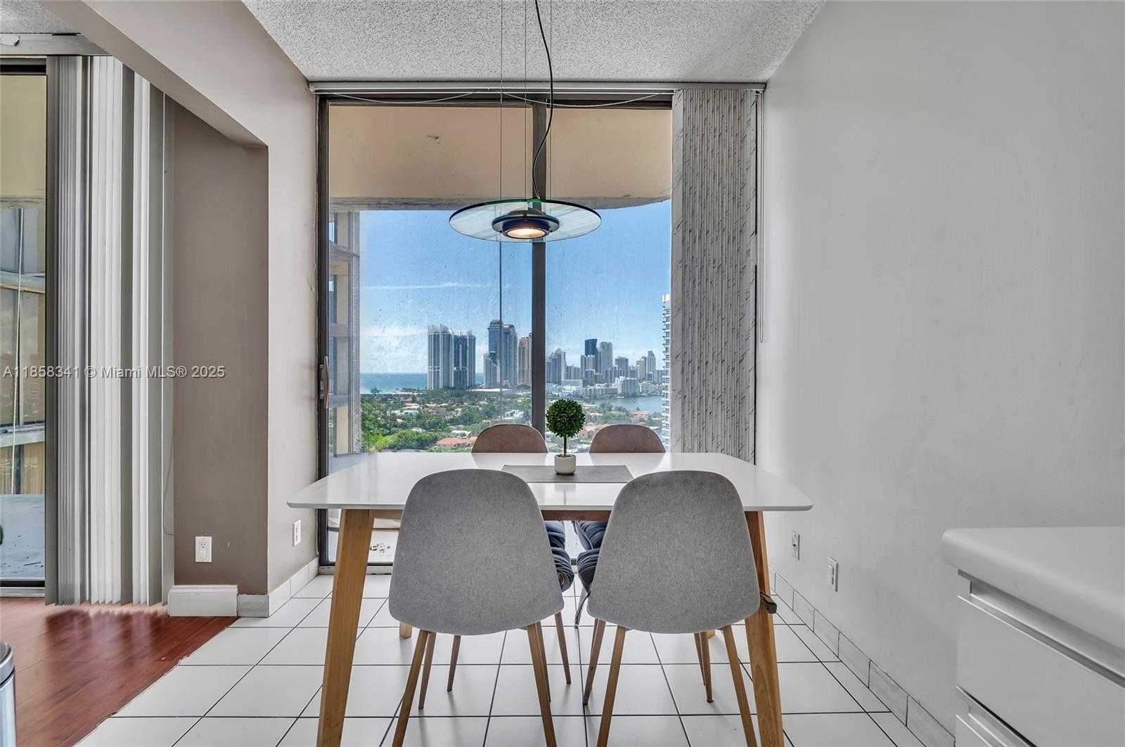 Small Image of 19355 TURNBERRY WAY #19F, Aventura Number 2