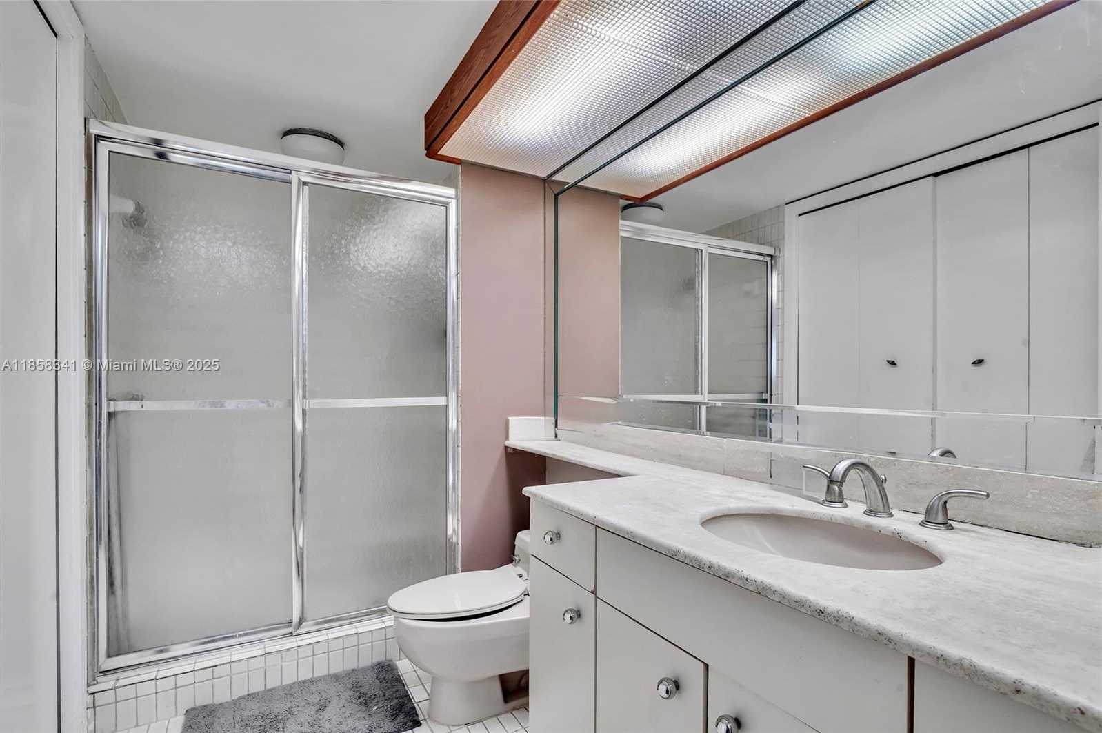 Small Image of 19355 TURNBERRY WAY #19F, Aventura Number 20