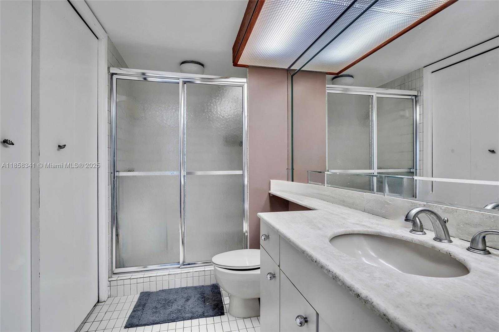 Small Image of 19355 TURNBERRY WAY #19F, Aventura Number 21