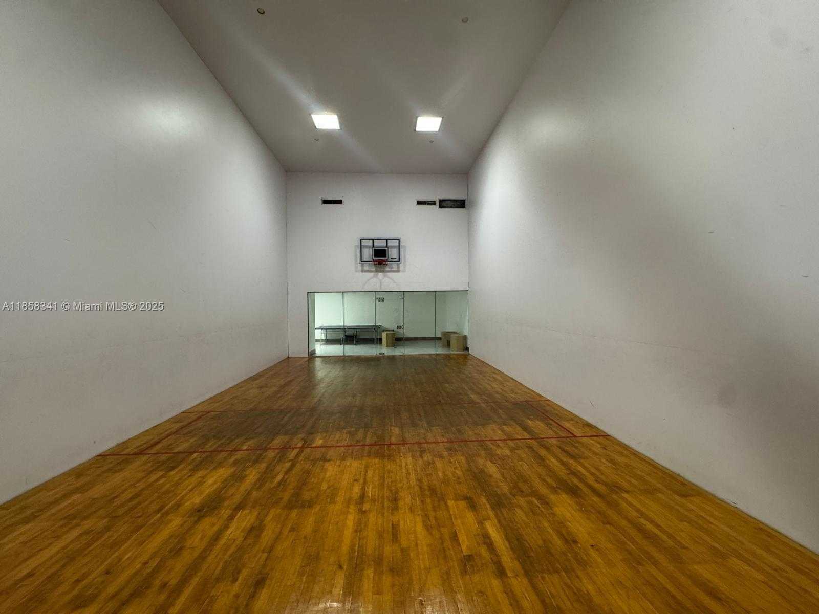 Small Image of 19355 TURNBERRY WAY #19F, Aventura Number 31