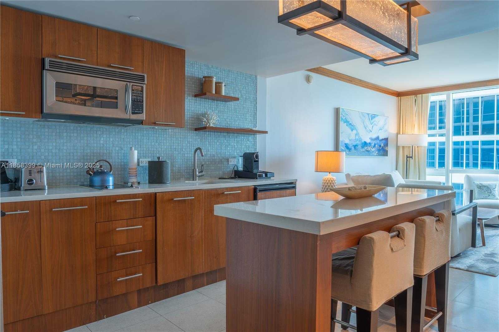 Small Image of 6801 COLLINS AVE #1002, Miami Beach Number 12