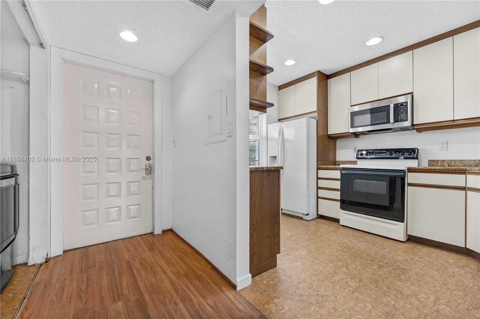 Small Image of 11160 WEST SAMPLE RD #11160, Coral Springs Number 25