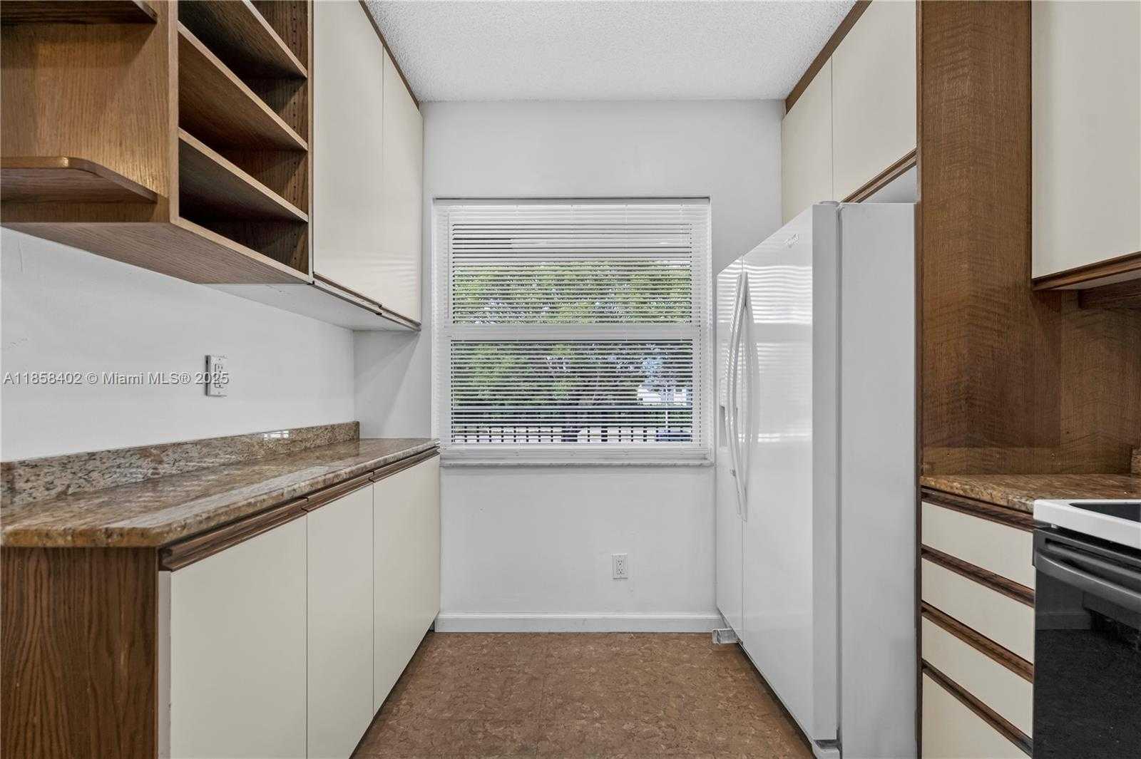 Small Image of 11160 WEST SAMPLE RD #11160, Coral Springs Number 28