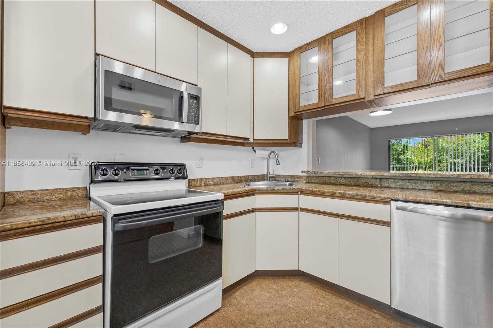 Small Image of 11160 WEST SAMPLE RD #11160, Coral Springs Number 29