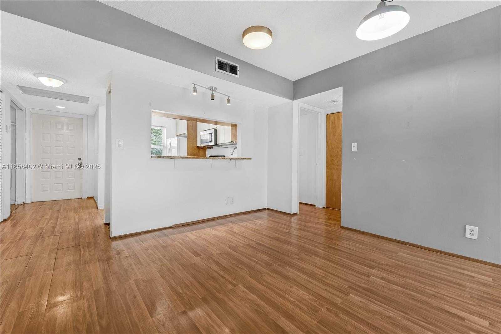 Small Image of 11160 WEST SAMPLE RD #11160, Coral Springs Number 33