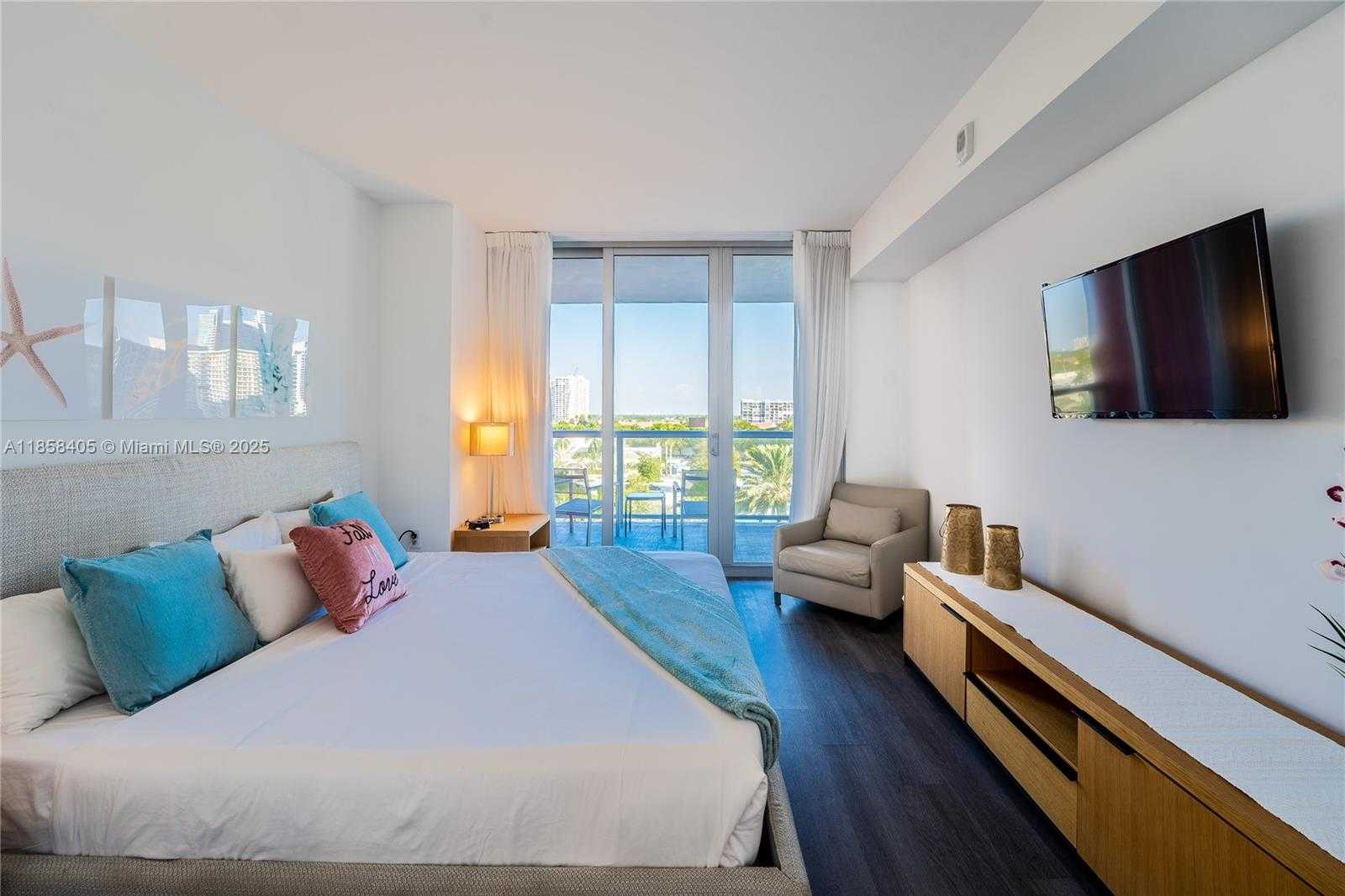 Small Image of 2602 EAST HALLANDALE BEACH BLVD #R706, Hallandale Beach Number 33