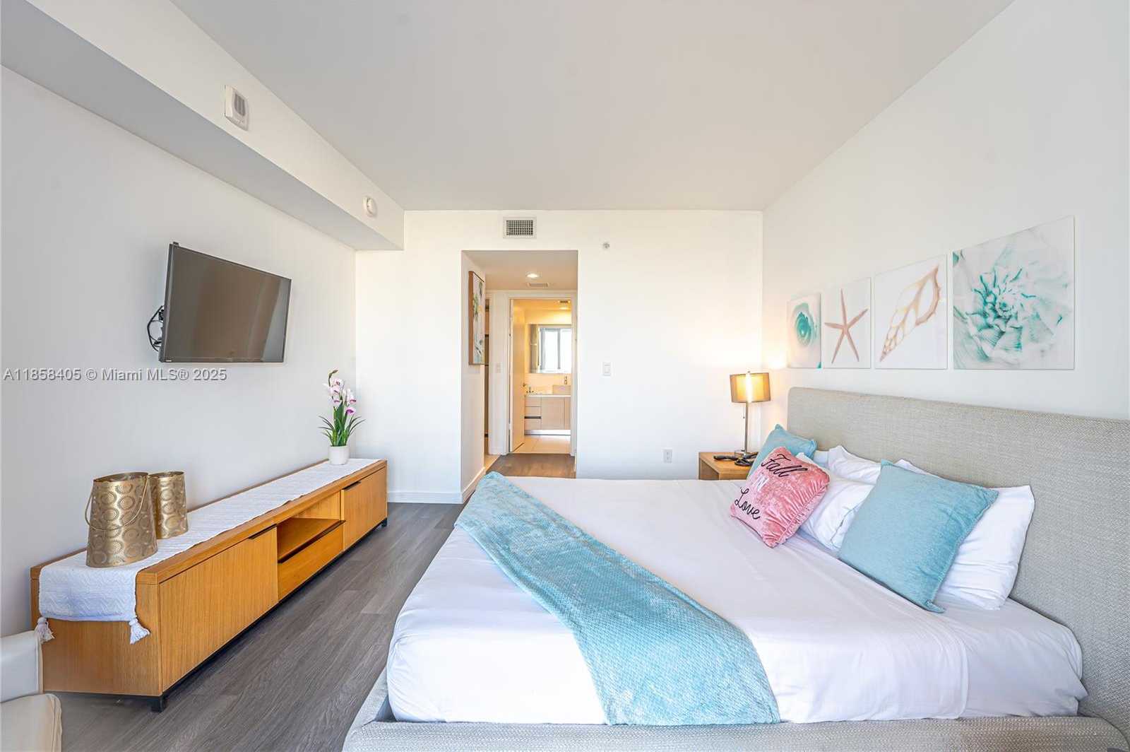 Small Image of 2602 EAST HALLANDALE BEACH BLVD #R706, Hallandale Beach Number 34