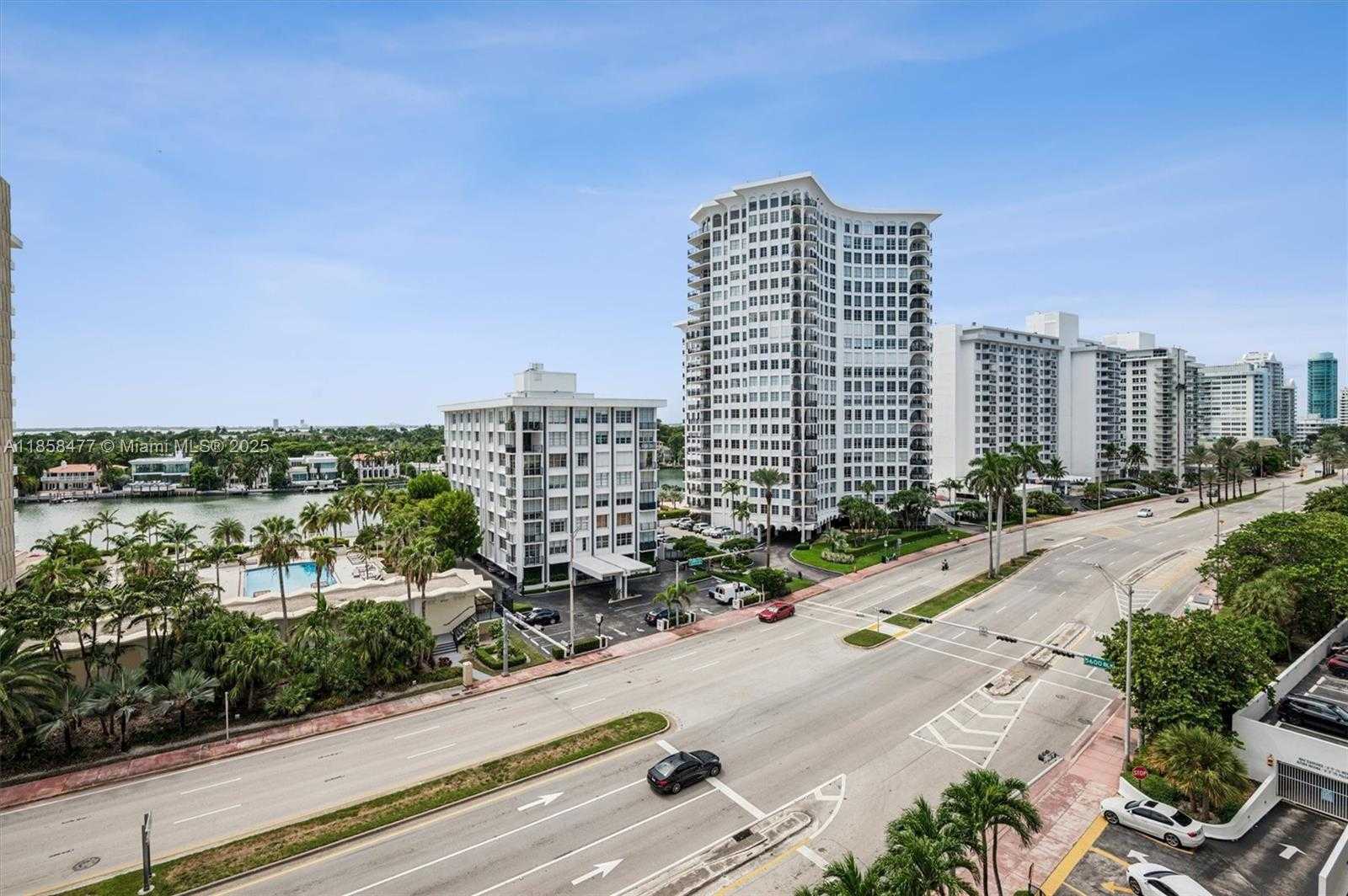 Small Image of 5601 COLLINS AVE #820, Miami Beach Number 17