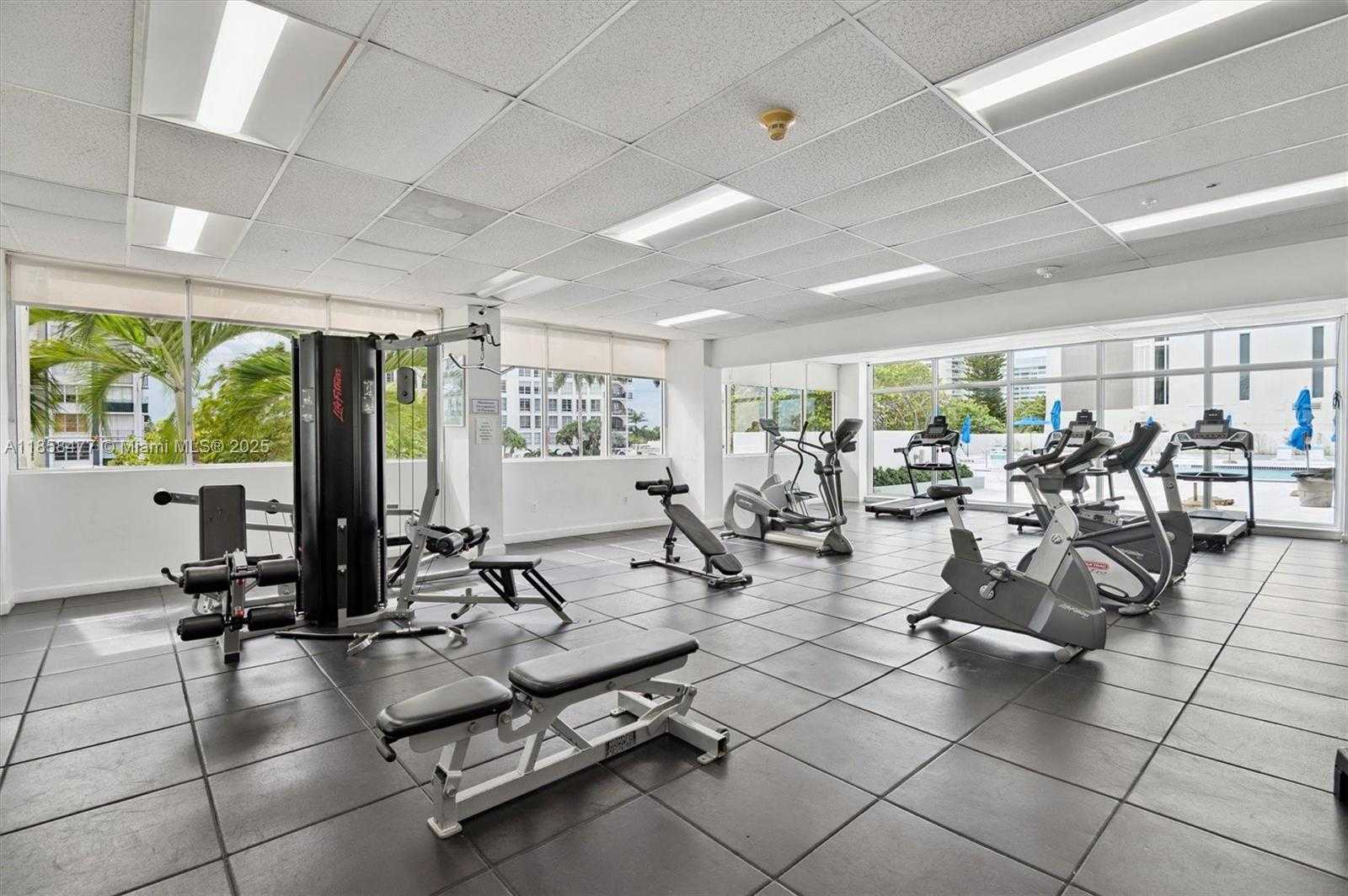 Small Image of 5601 COLLINS AVE #820, Miami Beach Number 18