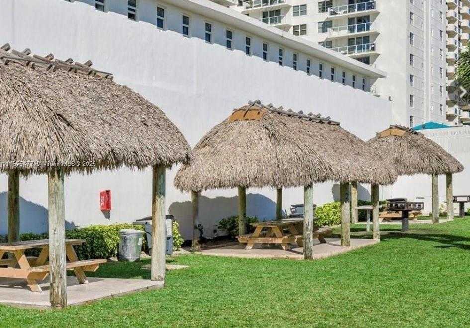 Small Image of 5601 COLLINS AVE #820, Miami Beach Number 20