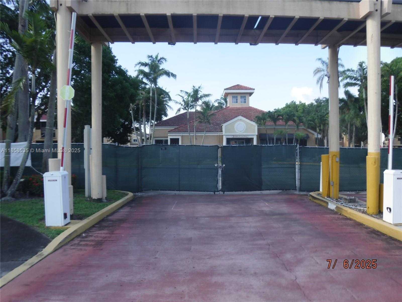 Small Image of 420 SOUTH WEST 83RD WAY #106, Pembroke Pines Number 3