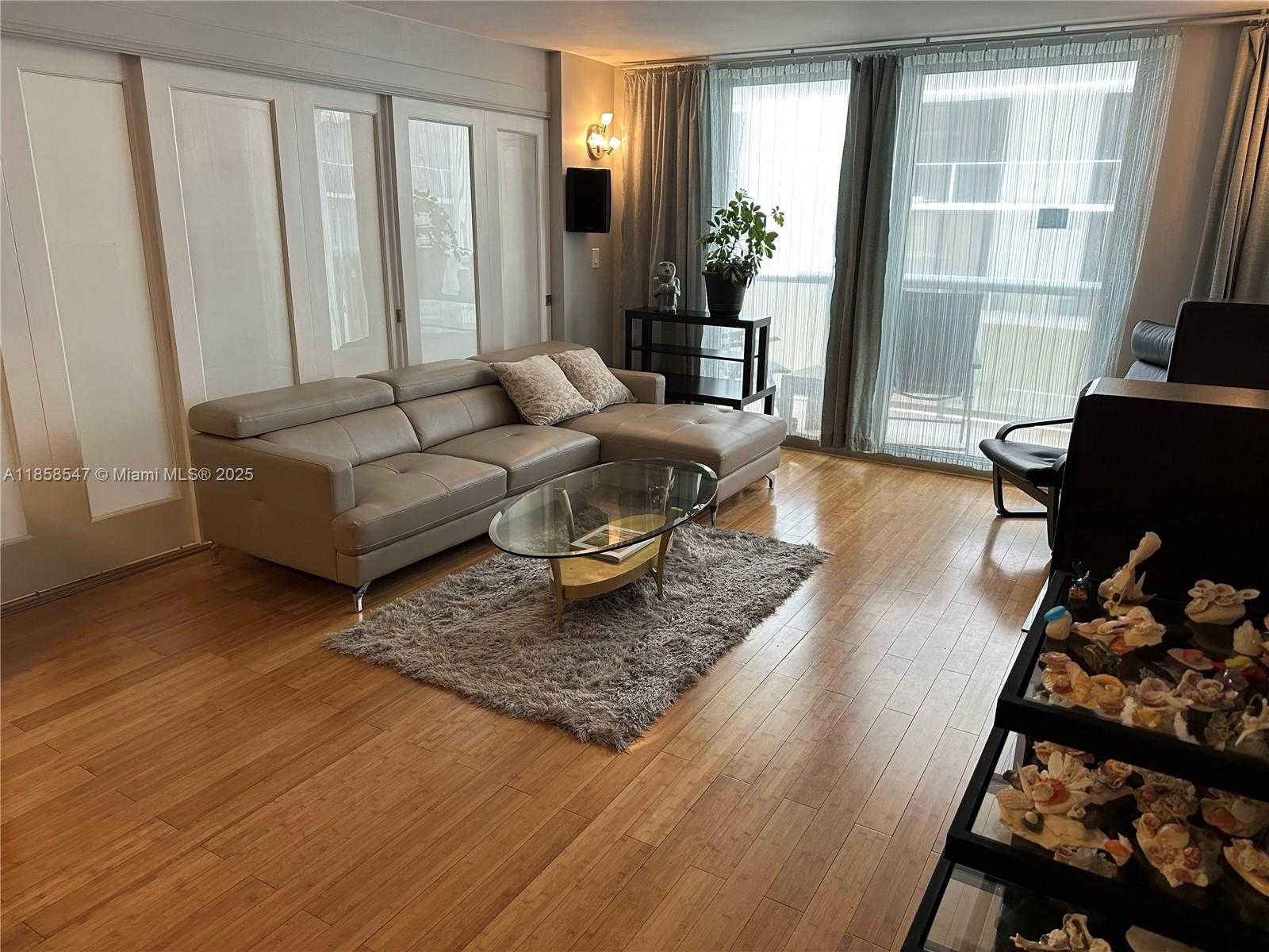 Small Image of 6039 COLLINS AVE #1205, Miami Beach Number 10