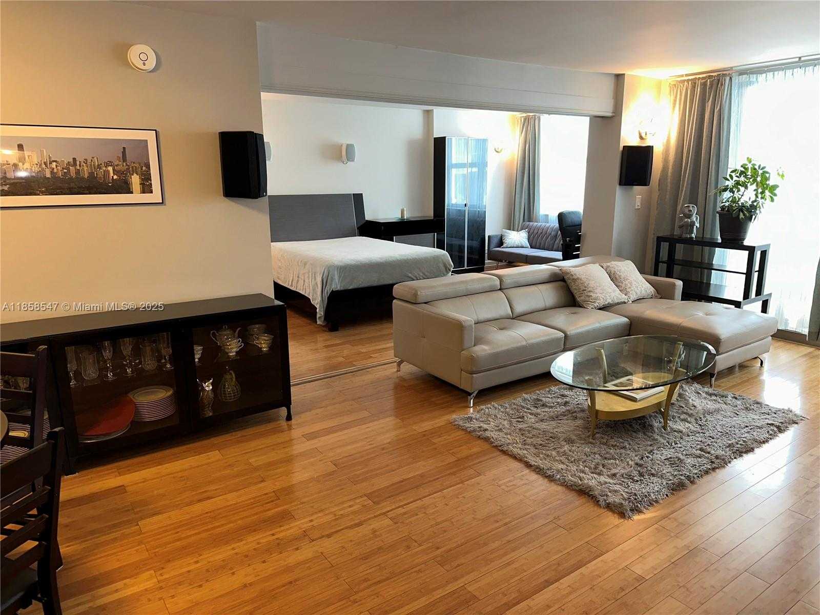 Small Image of 6039 COLLINS AVE #1205, Miami Beach Number 13
