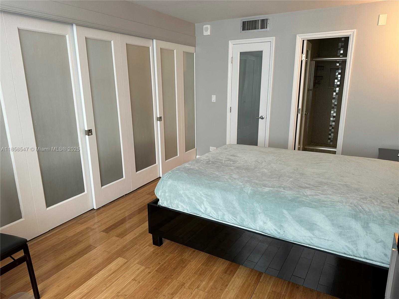 Small Image of 6039 COLLINS AVE #1205, Miami Beach Number 8