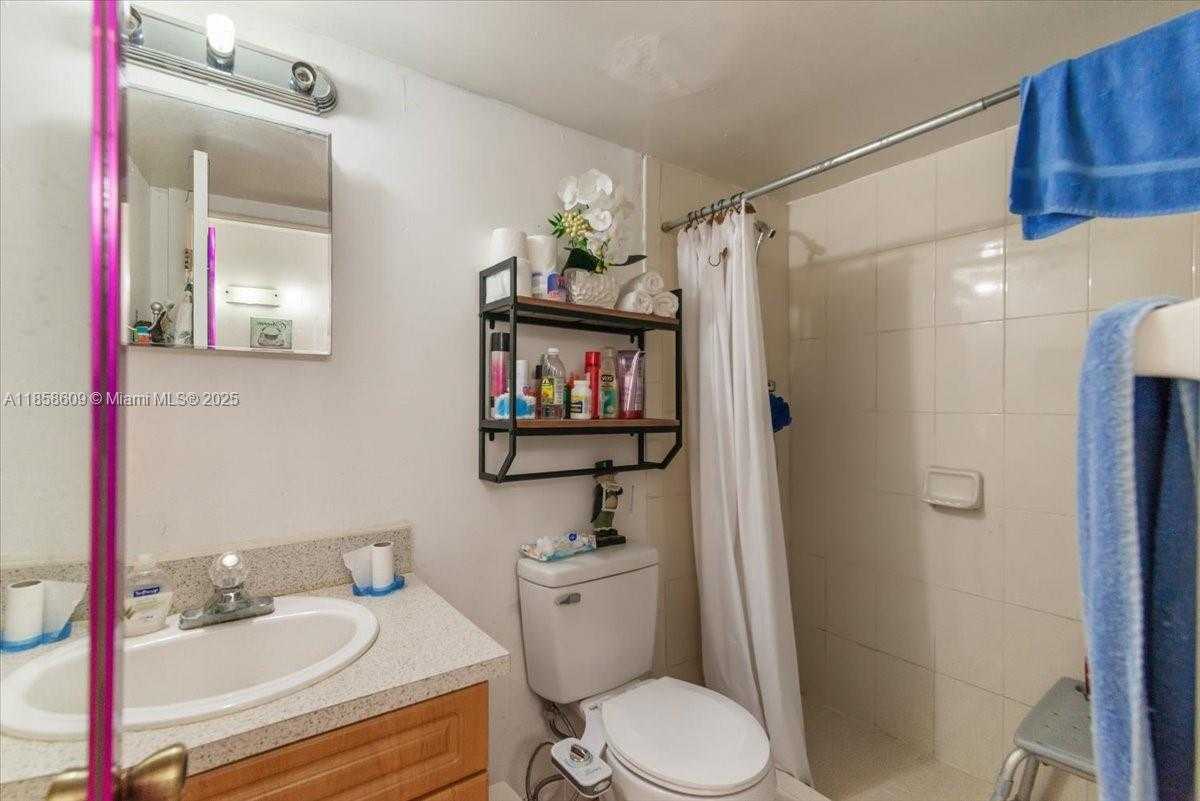 Small Image of 6190 WEST 19TH AVE #202, Hialeah Number 14