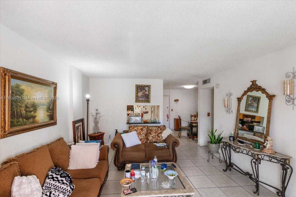 Small Image of 6190 WEST 19TH AVE #202, Hialeah Number 9