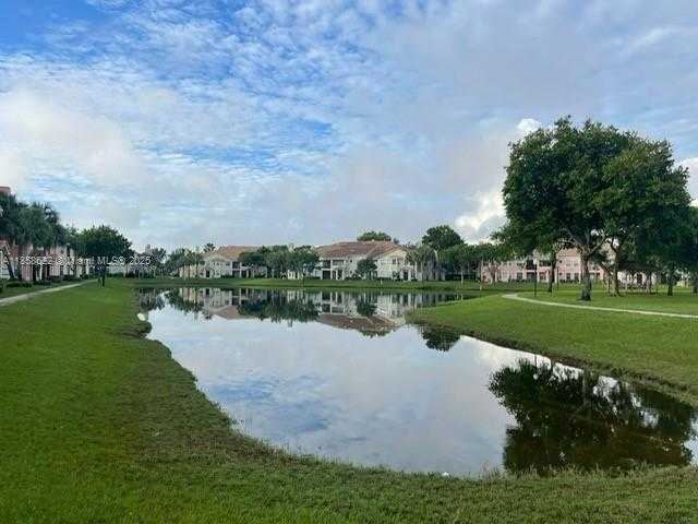 Small Image of 1807 BELMONT LN #1807, North Lauderdale Number 3