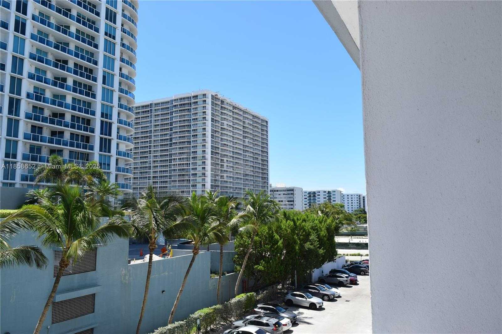 Small Image of 1865 79TH ST CSWY #4C, North Bay Village Number 11