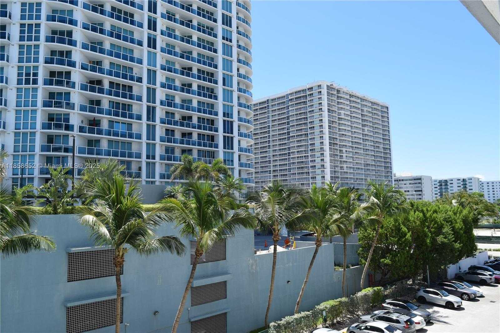 Small Image of 1865 79TH ST CSWY #4C, North Bay Village Number 12