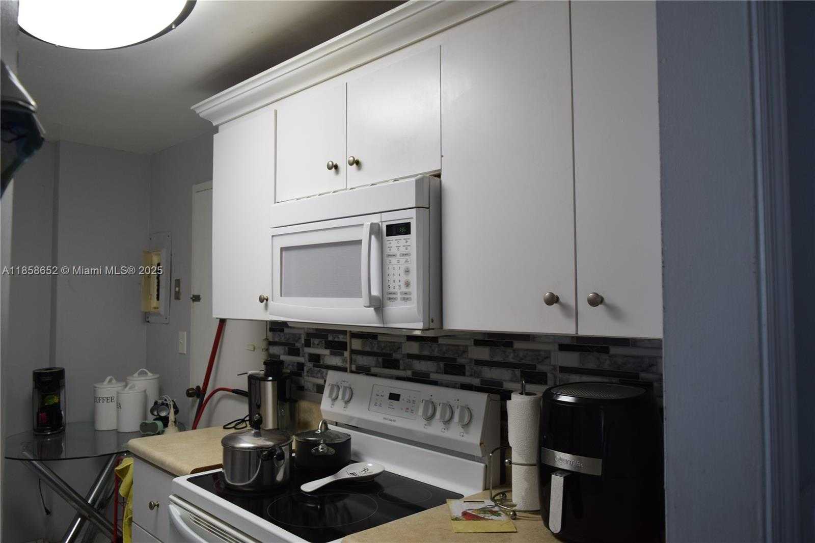 Small Image of 1865 79TH ST CSWY #4C, North Bay Village Number 23