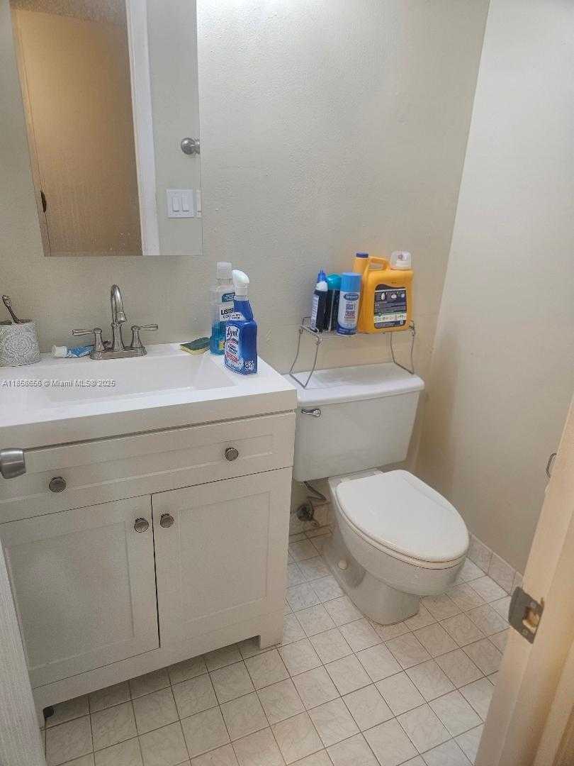 Small Image of 404 NORTH WEST 68TH AVE #405, Plantation Number 14
