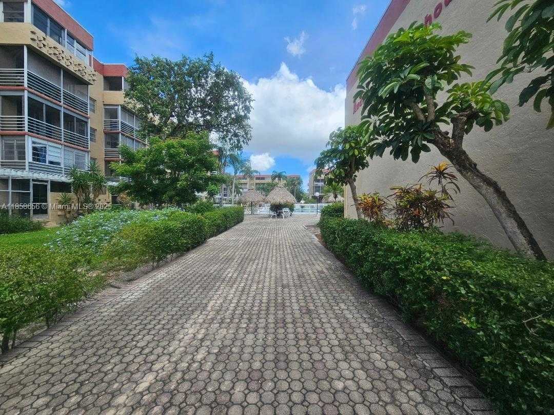 Small Image of 404 NORTH WEST 68TH AVE #405, Plantation Number 24