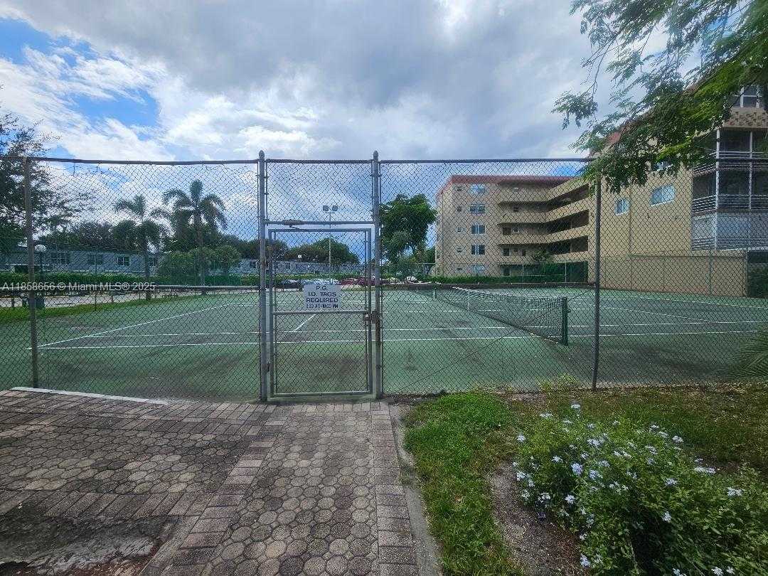 Small Image of 404 NORTH WEST 68TH AVE #405, Plantation Number 26