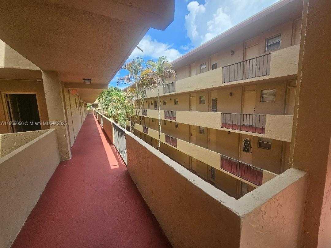 Small Image of 404 NORTH WEST 68TH AVE #405, Plantation Number 29