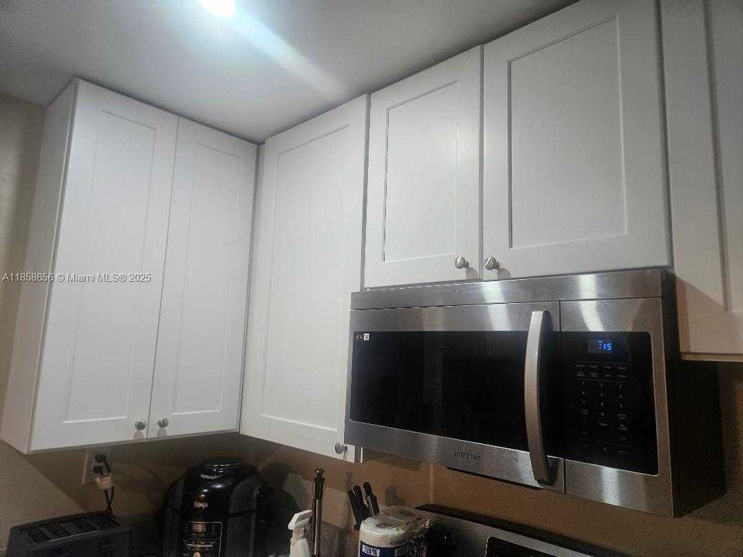 Small Image of 404 NORTH WEST 68TH AVE #405, Plantation Number 4