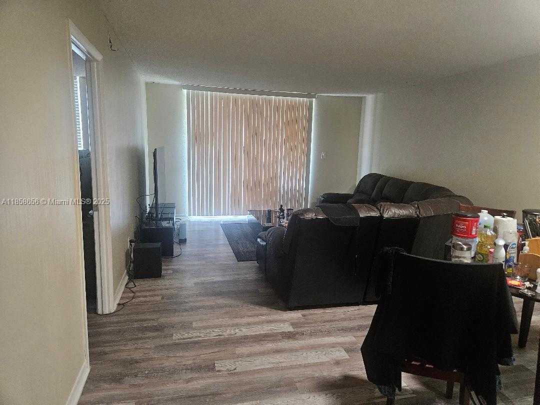 Small Image of 404 NORTH WEST 68TH AVE #405, Plantation Number 5