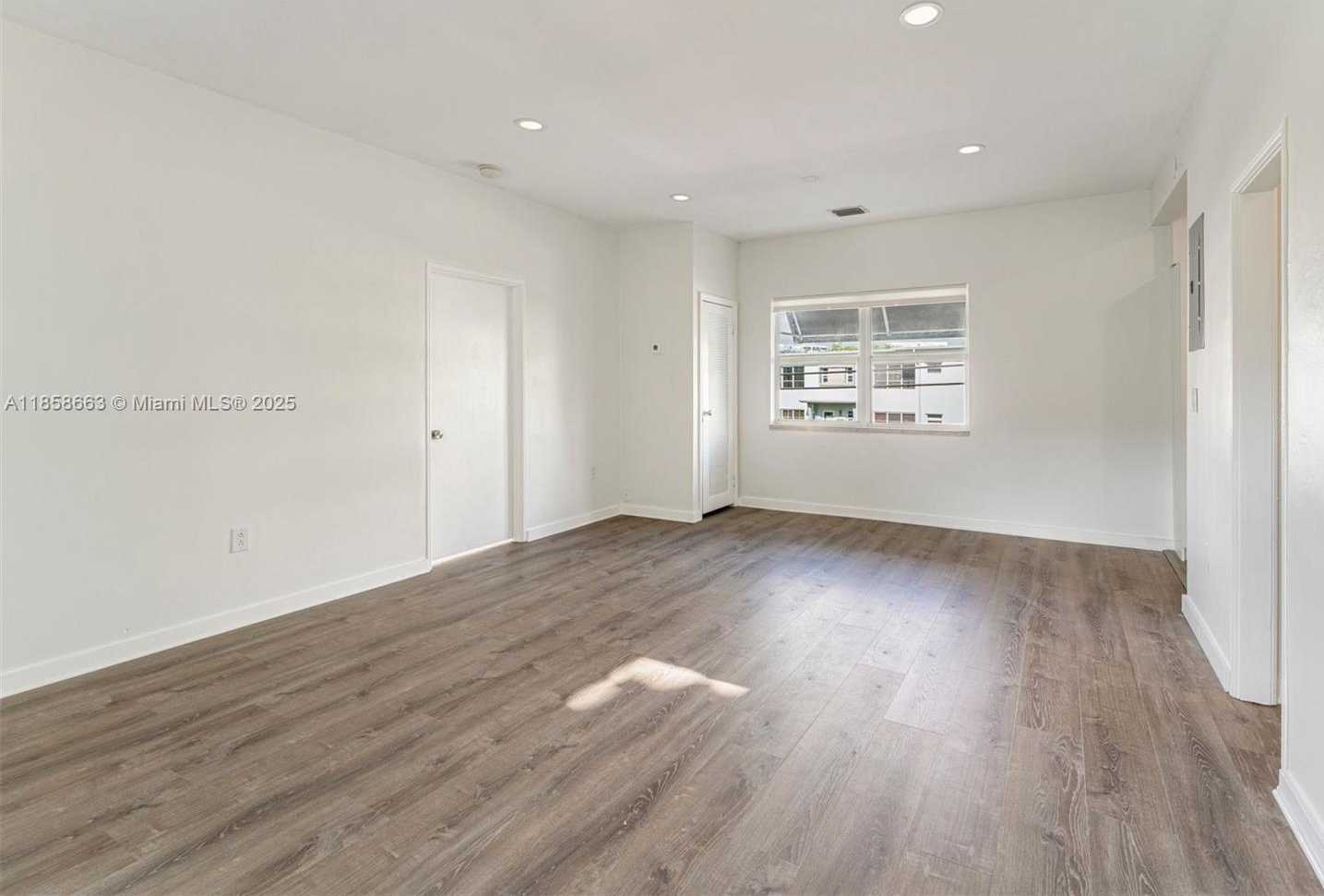 Small Image of 4017 NORTH MERIDIAN AVE #4017, Miami Beach Number 7