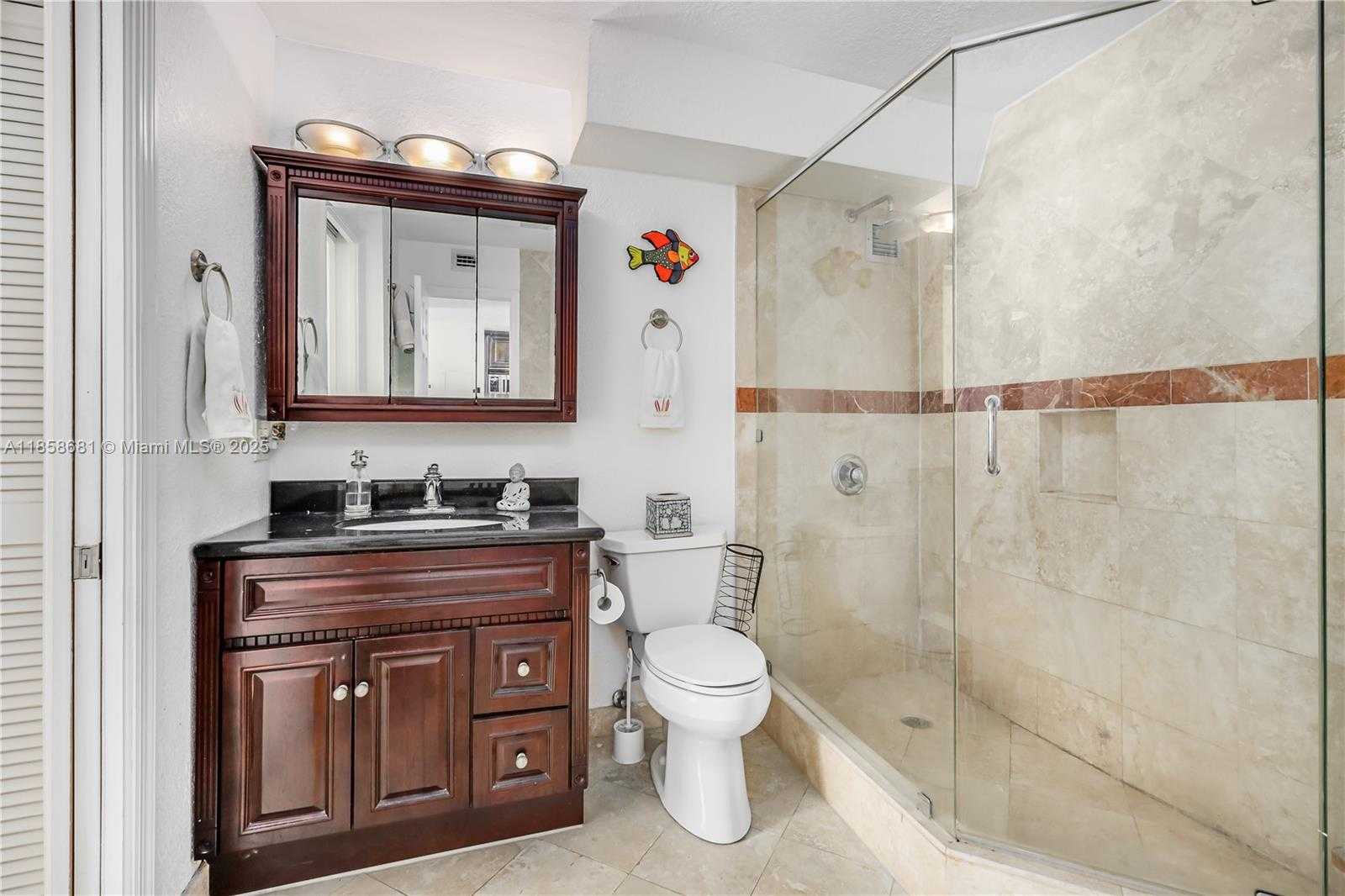 Small Image of 345 OCEAN DR #211, Miami Beach Number 14