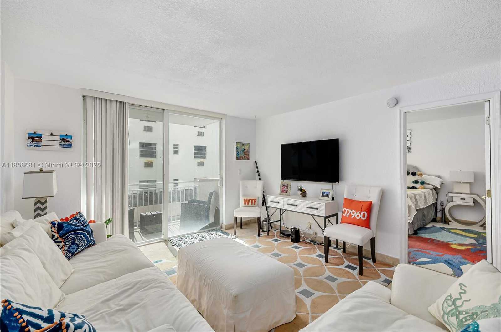 Small Image of 345 OCEAN DR #211, Miami Beach Number 3