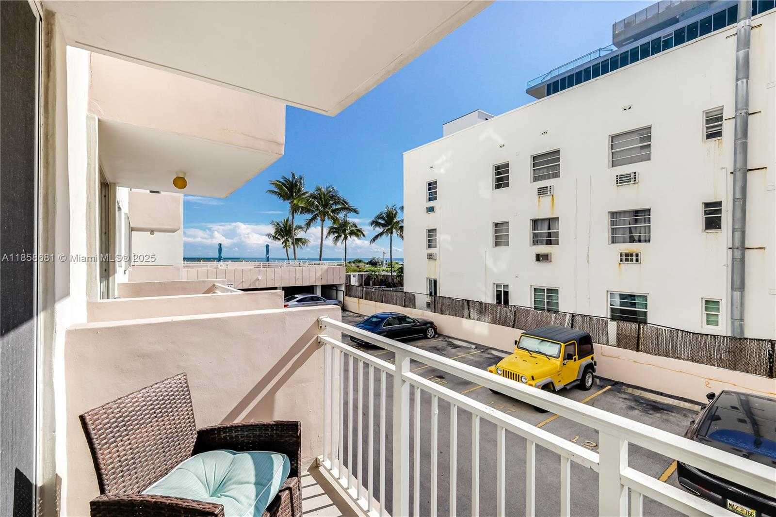 Small Image of 345 OCEAN DR #211, Miami Beach Number 4