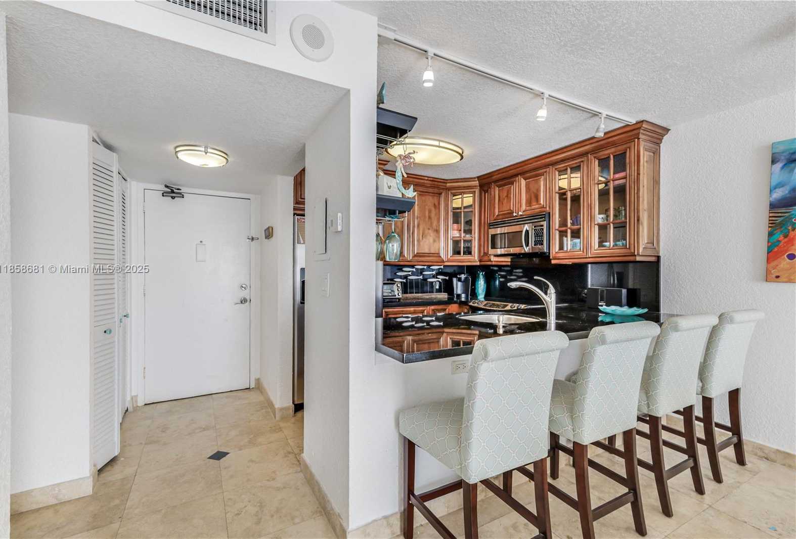 Small Image of 345 OCEAN DR #211, Miami Beach Number 8